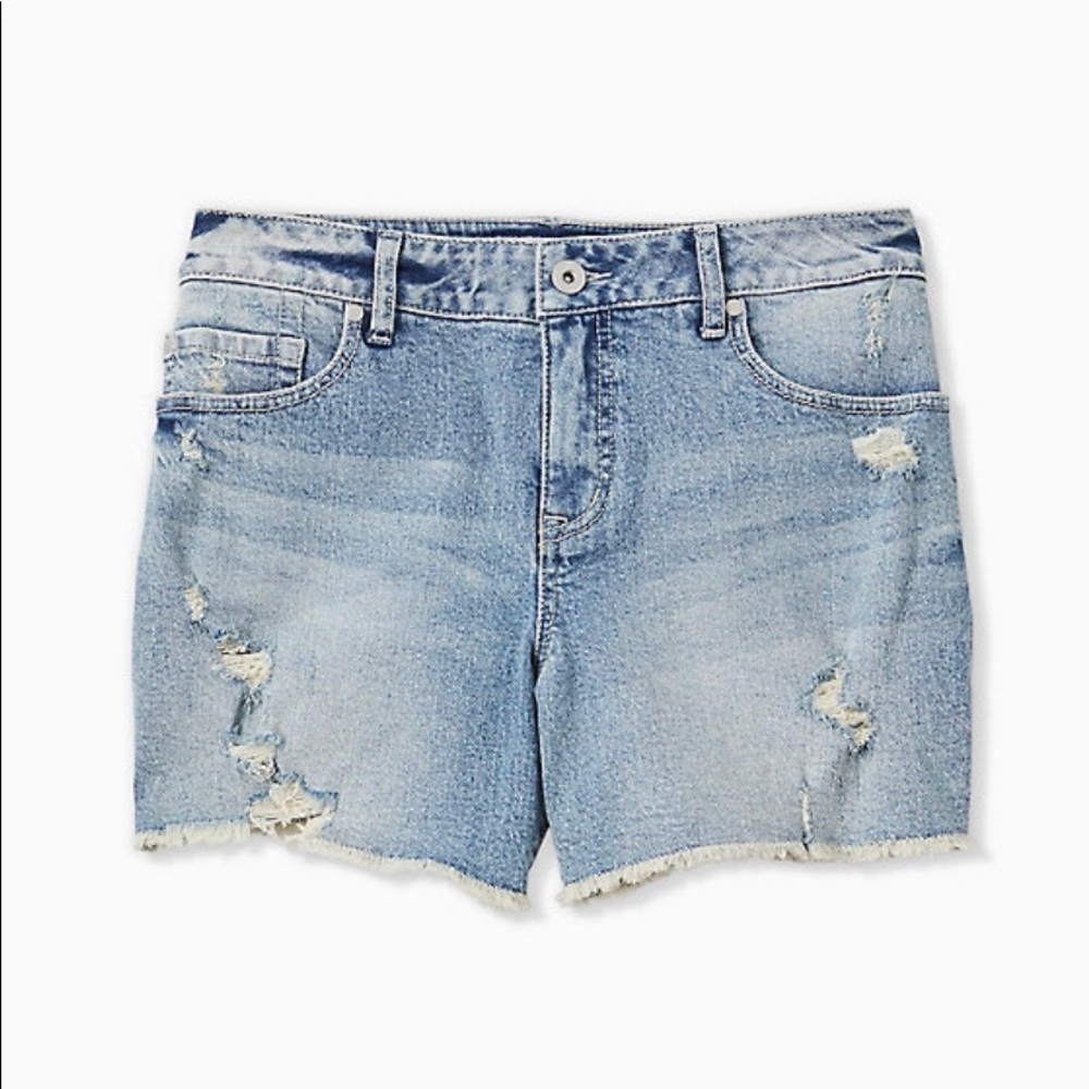 NEVER WORN Torrid Midi Shorts- SIZE 28